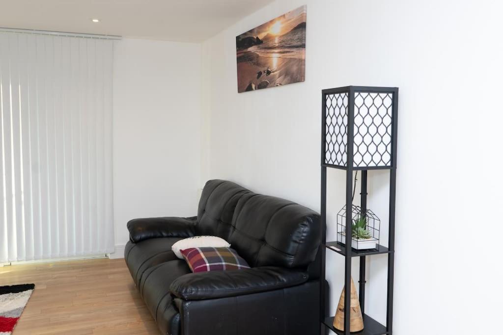 1 Bed Luxury Comfortable Apt London Bagian luar foto